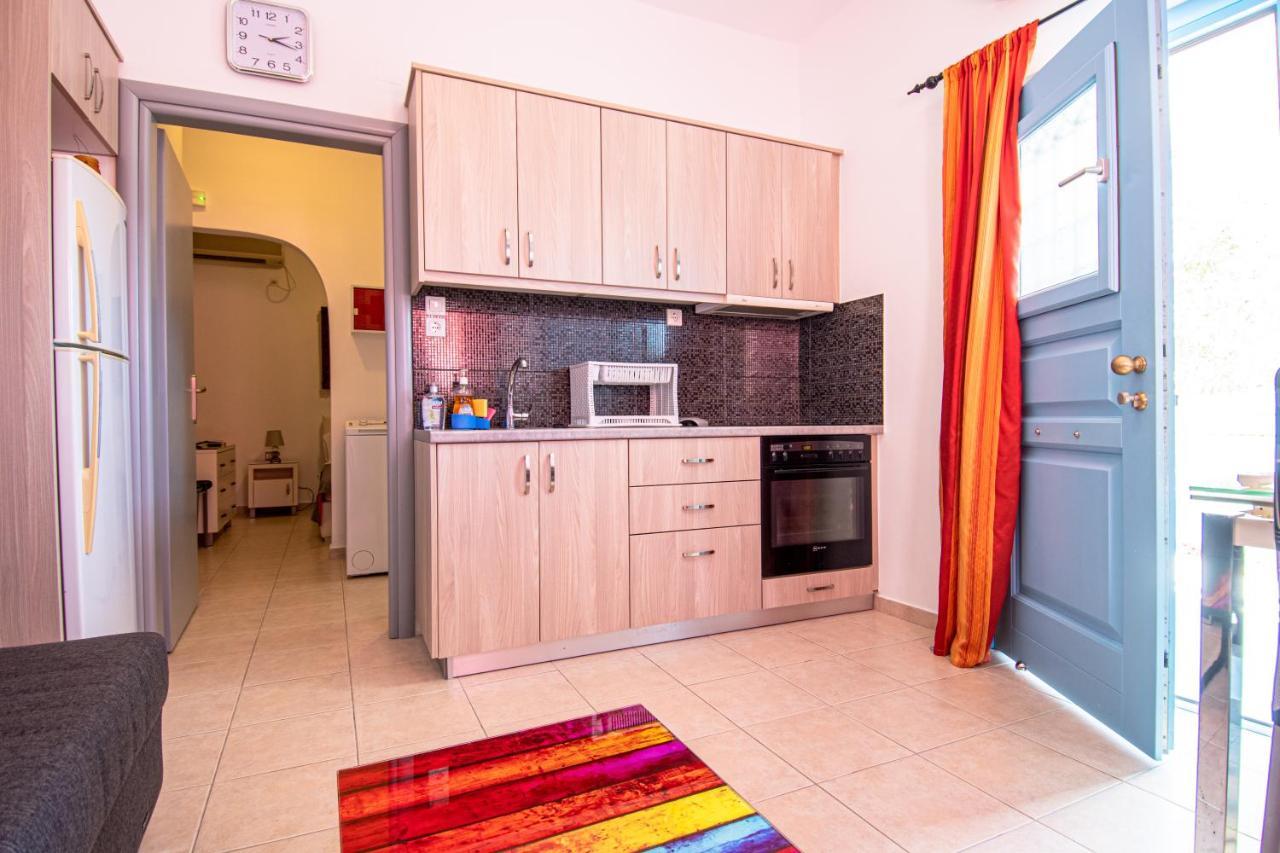 Adelphi Apartments Perissa  Bagian luar foto