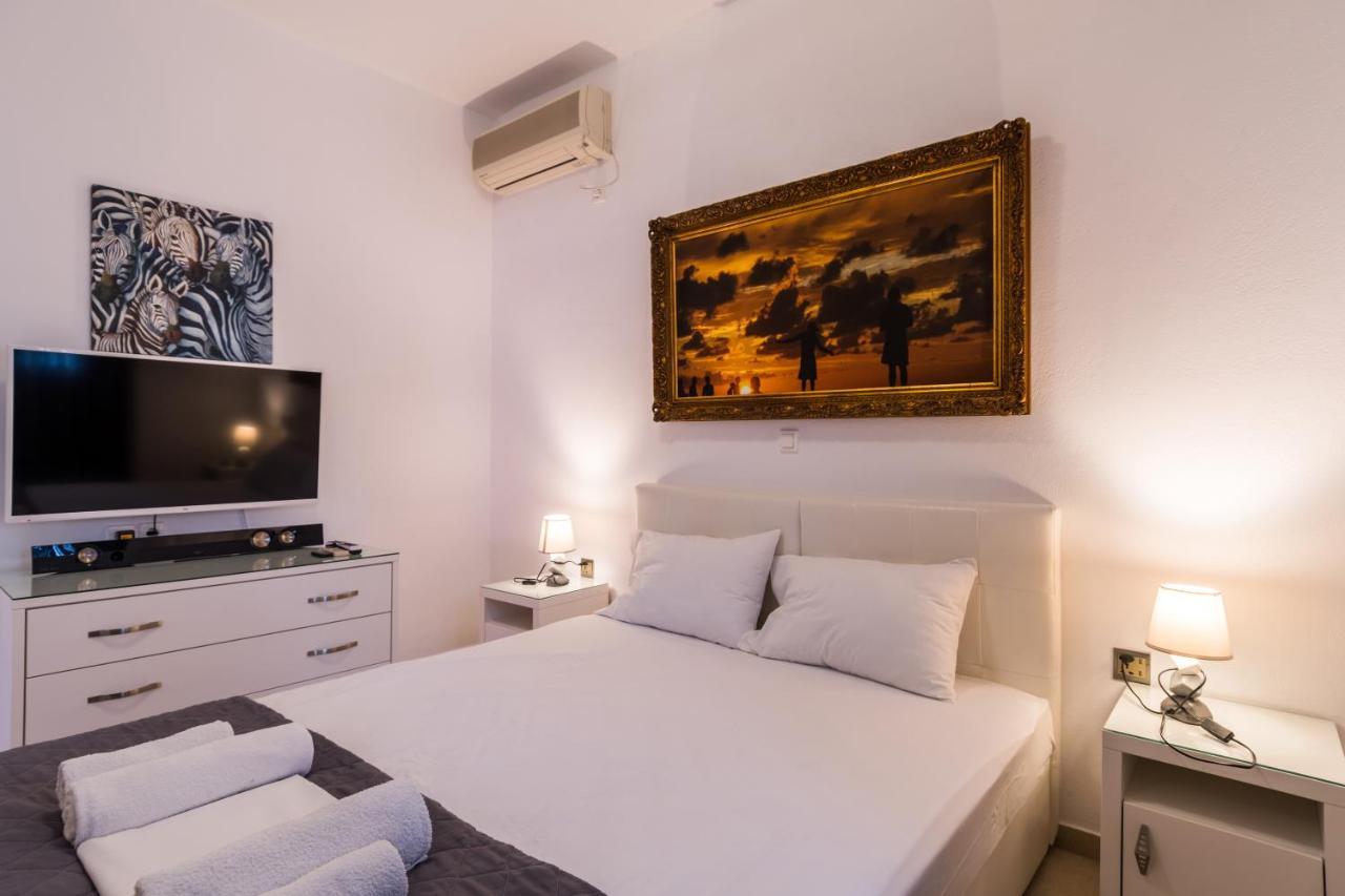 Adelphi Apartments Perissa  Bagian luar foto
