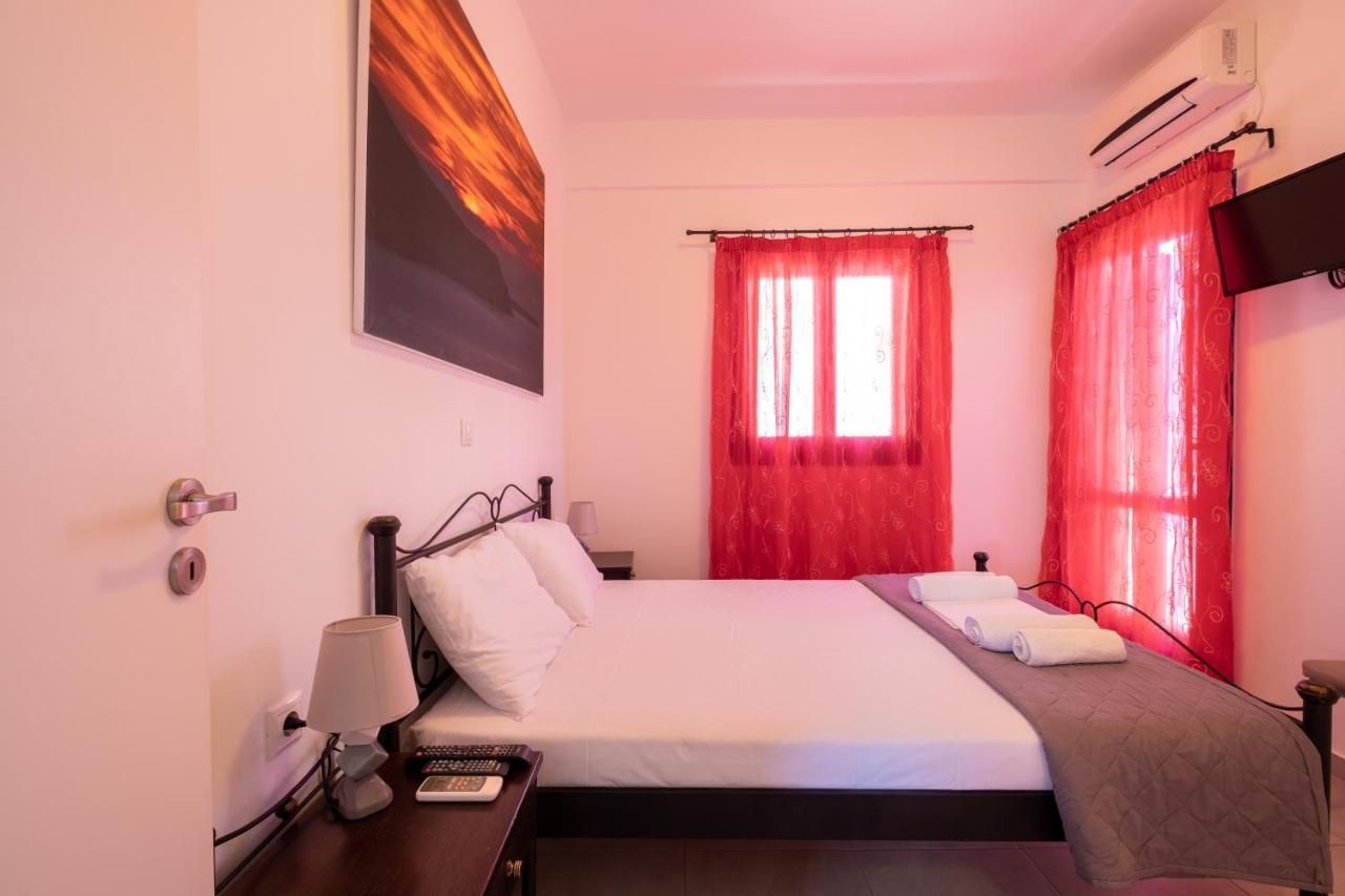 Adelphi Apartments Perissa  Bagian luar foto