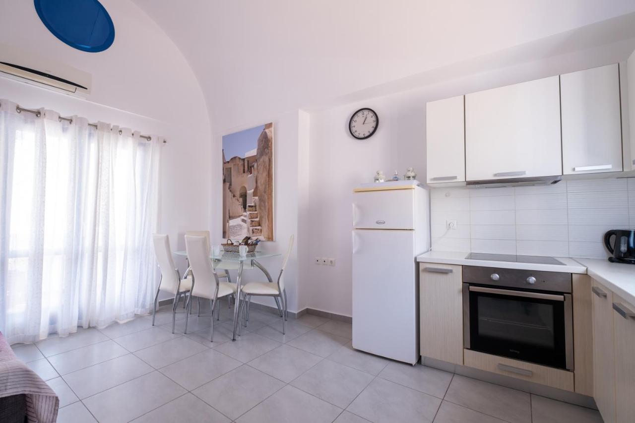 Adelphi Apartments Perissa  Bagian luar foto