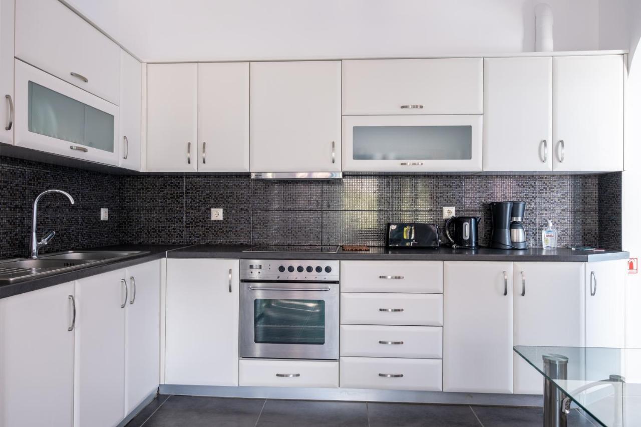 Adelphi Apartments Perissa  Bagian luar foto