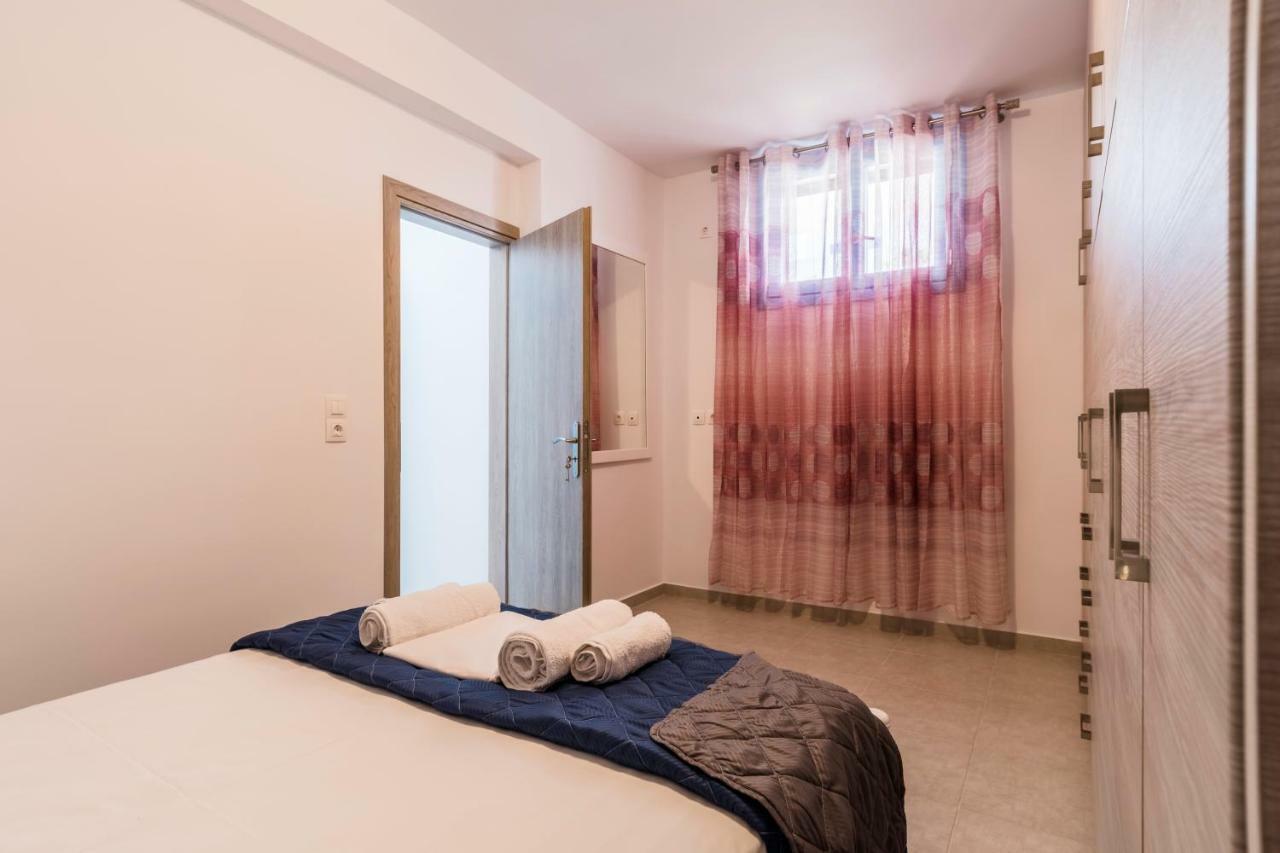 Adelphi Apartments Perissa  Bagian luar foto