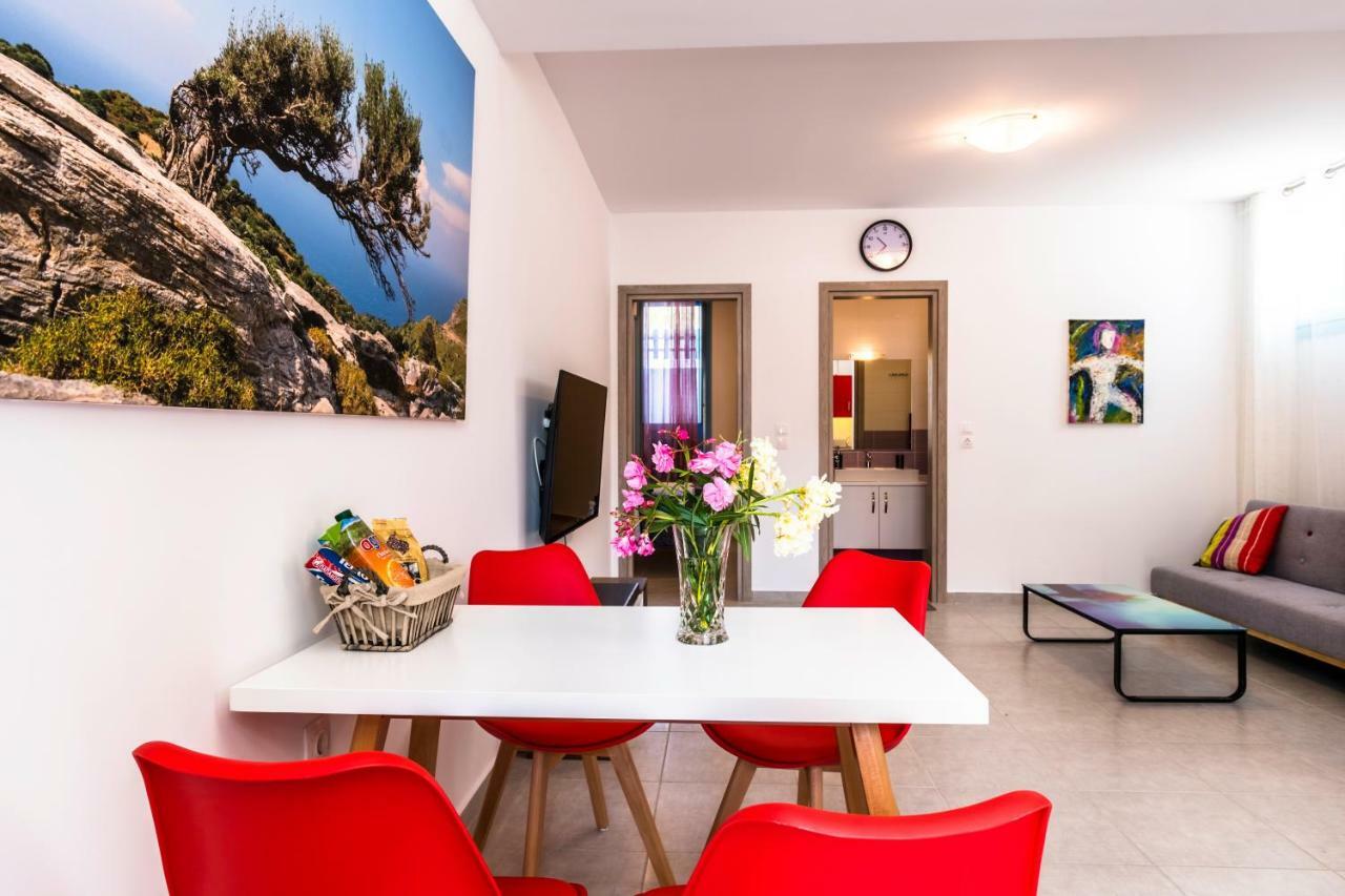 Adelphi Apartments Perissa  Bagian luar foto